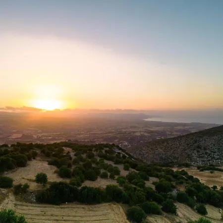 Magnificent Holiday With Pool And Stunning Sunset Views Peristerona No001 וילה