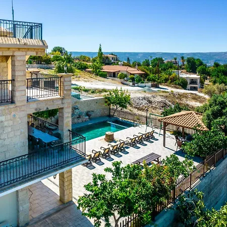 Magnificent Holiday With Pool And Stunning Sunset Views Peristerona No001